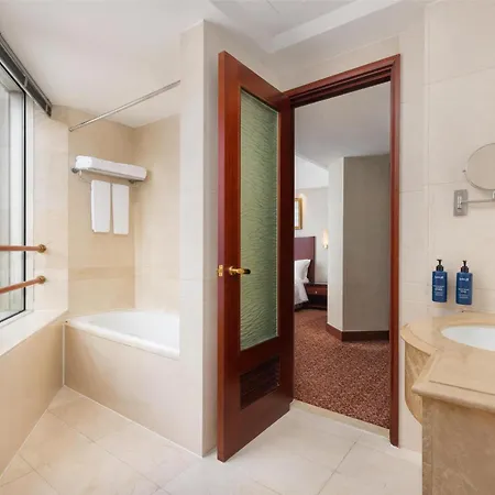 Radisson Blu Hotel Shanghai New World-2