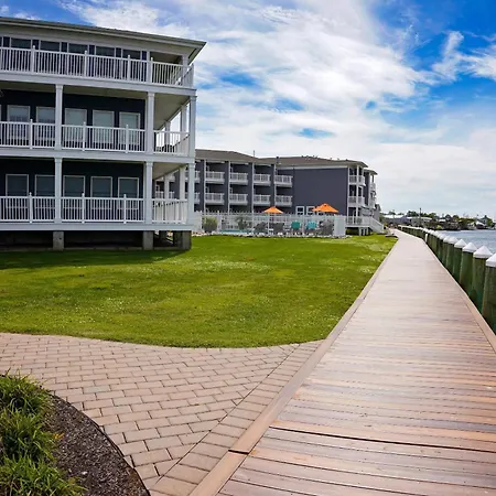 Comfort Suites Chincoteague Island Bayfront Resort-3