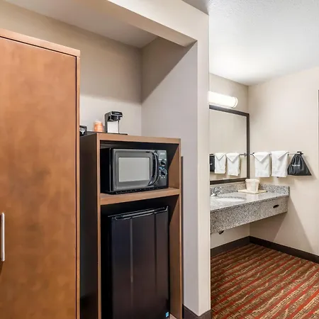 Quality Inn Near Rocky Mountain National Park-3