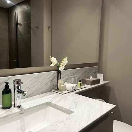 York Medellin, Curio Collection By Hilton-3