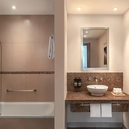 Staybridge Suites Yas Island Abu Dhabi By Ihg-3