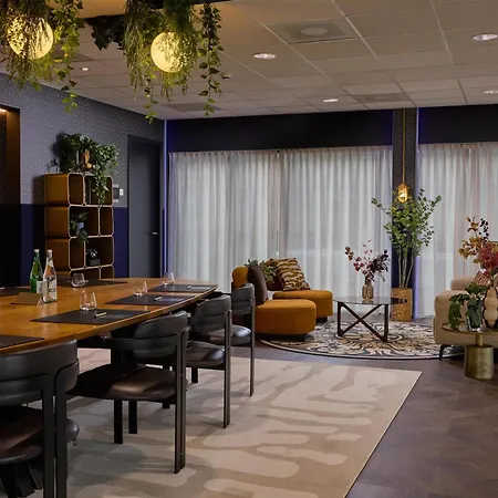 Haven Hotel Rotterdam, Curio Collection By Hilton-3