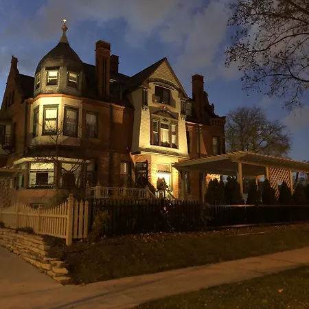 Schuster Mansion Bed & Breakfast-2