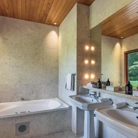 Treetops Lodge & Estate-3