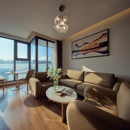 Delasea Ha Long Hotel - Modern Bayview Escape-3