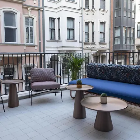 Canopy By Hilton Istanbul Taksim-3