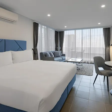 Meriton Suites Broadbeach-3