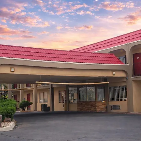 Tree Inn & Suites Albuquerque-2