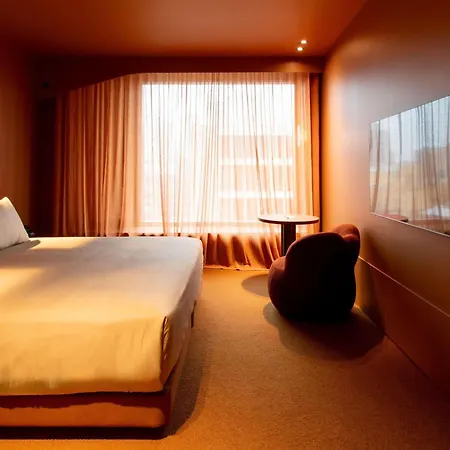 Hyde Melbourne Place-3