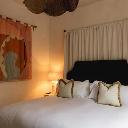 No 15 By Guesthouse, Bath-3