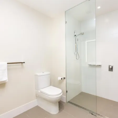 Calamvale Hotel Suites And Conference Centre-3