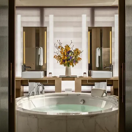 Mandarin Oriental The Landmark, Hong Kong-2