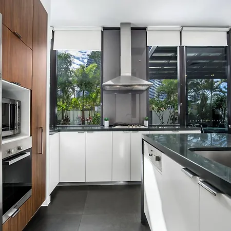 Ultra Broadbeach-3