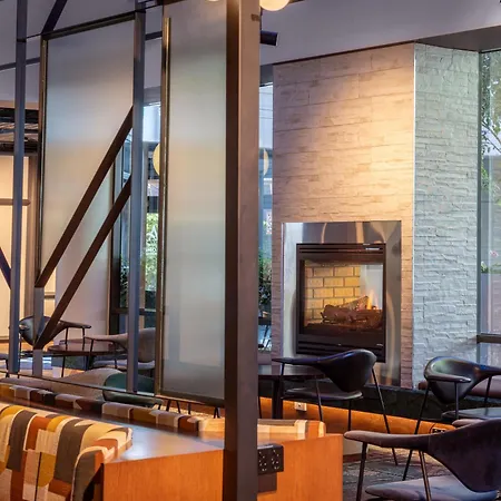 Amora Herencia Riverwalk Melbourne-3