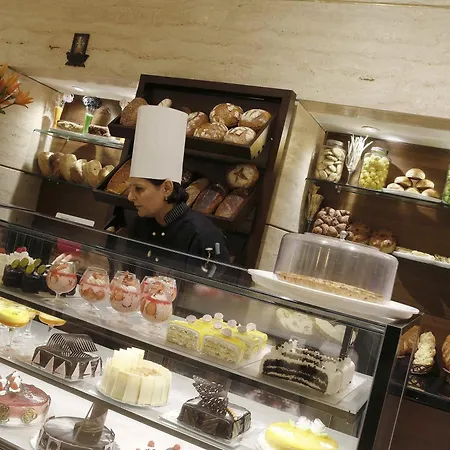 Grand Mercure Vadodara Surya Palace-3