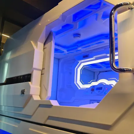 Trivpods Capsule Hotel-3