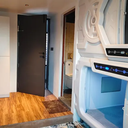 Trivpods Capsule Hotel-2