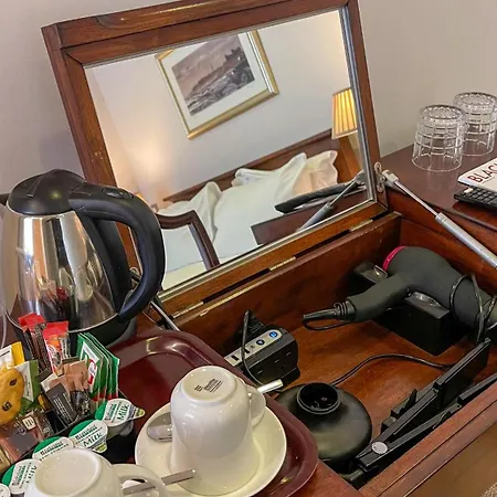 The Redstone Guesthouse-3