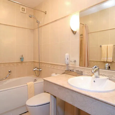 Grand Hotel London-3