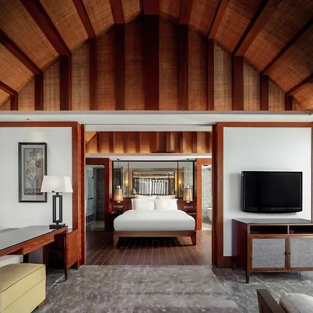 Pullman Oceanview Sanya Bay Resort & Spa-2