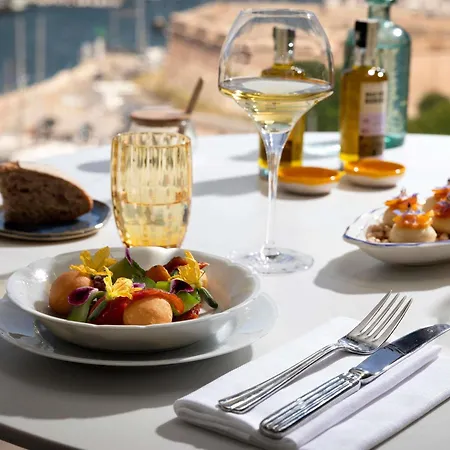 Sofitel Marseille Vieux-Port-3