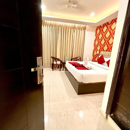 Hotel Lycoris Zirakpur Chandigarh !! Main Highway Hotel ! Lift ! Large Parking ! Premium Ac Rooms ! Traveler Choice-3