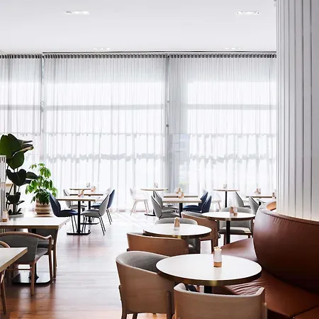 Novotel Sydney Darling Square-3