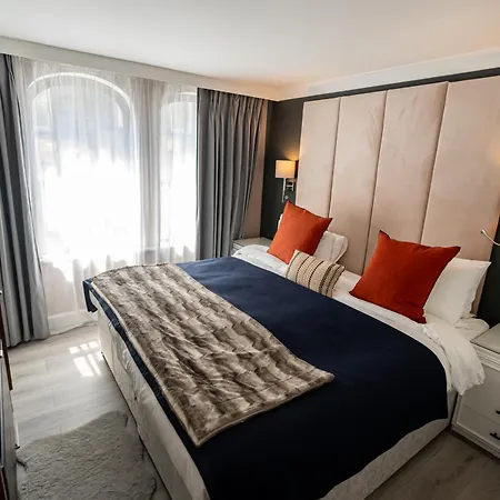 Mayfair House-2