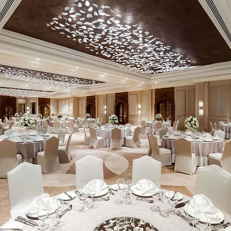 Mövenpick Hotel&Apartments Bur Dubai-2