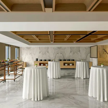 Courtyard By Marriott Hyderabad-3