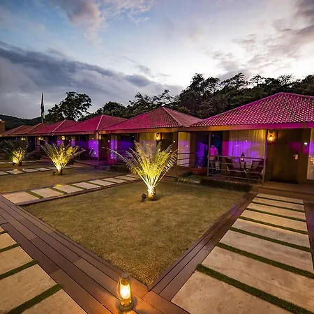 Data Resort By Della Resort-3