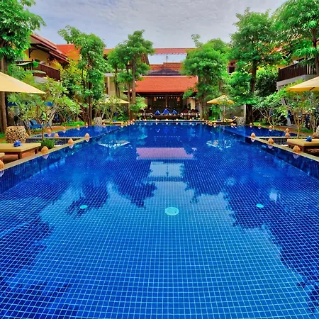 Mane Village Suites-3