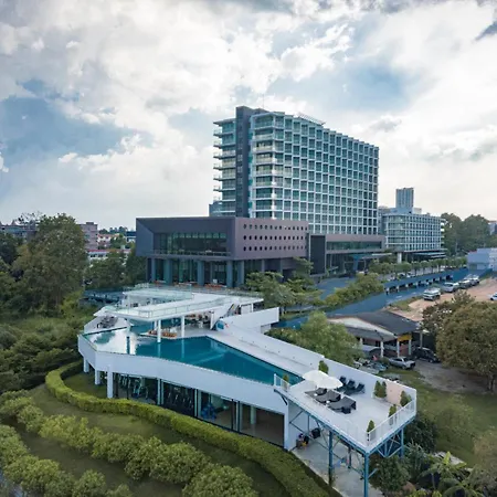 Tsix5 Phenomenal Hotel Pattaya-2