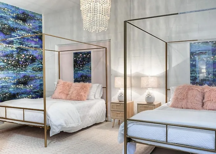 Room 9 Oleander Hotel Walk To Cruise Terminal, Restaurants & The Strand Galveston