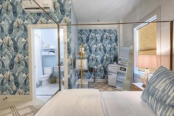 Room 5 Oleander Hotel Downtown Galveston Hotel Near Cruise Terminal & Beach