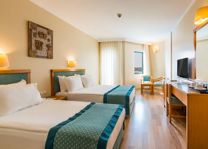 Miramare Queen Hotel Side