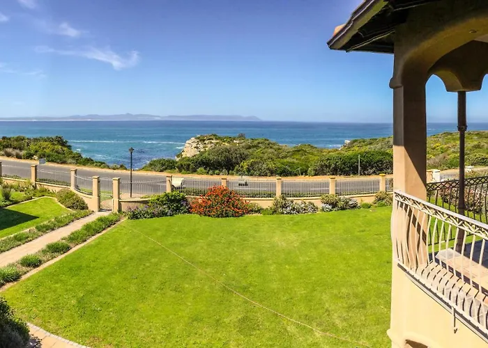 On The Cliff Guest House Hermanus