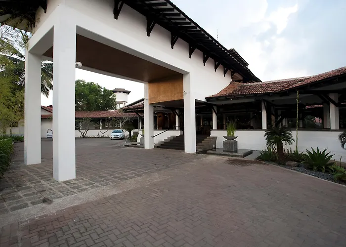 Club Hotel Dolphin Negombo