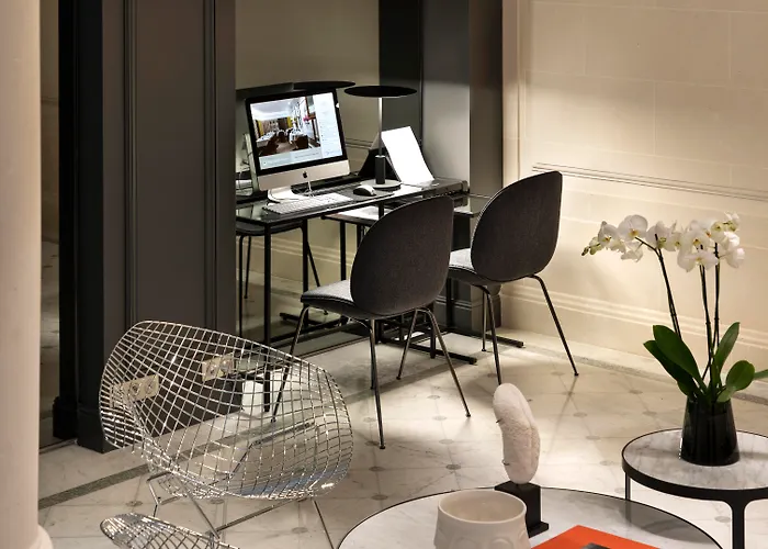 La Clef Champs-Elysees Paris By The Crest Collection