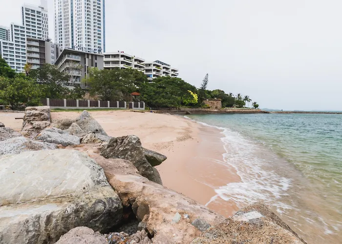 Golden Tulip Pattaya Beachfront Resort