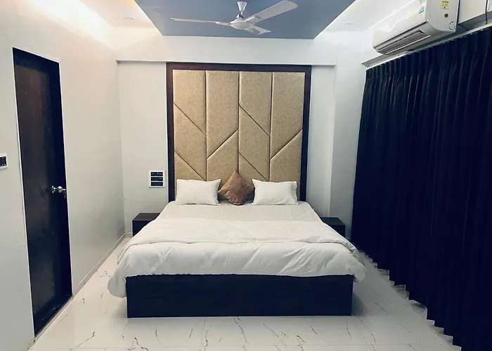 Hotel New City Light Surat