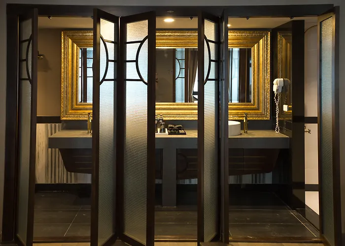 Art Mai Gallery Nimman Hotel Chiang Mai