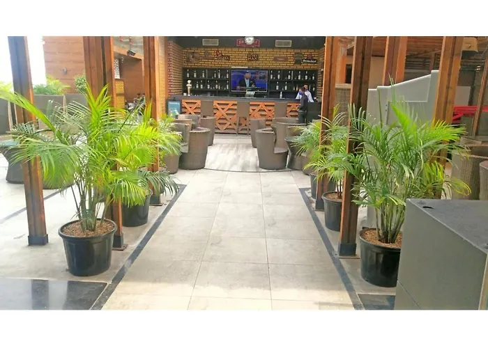 Hotel Jb Skyhilton Inn, Alambagh Lucknow