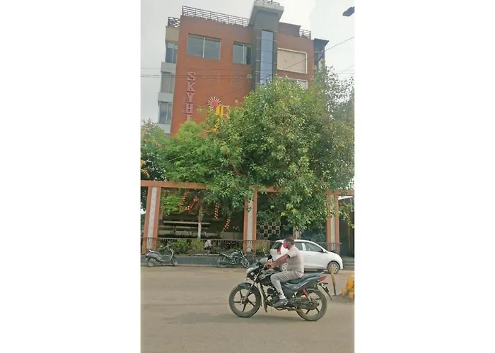 Hotel Jb Skyhilton Inn, Alambagh Lucknow