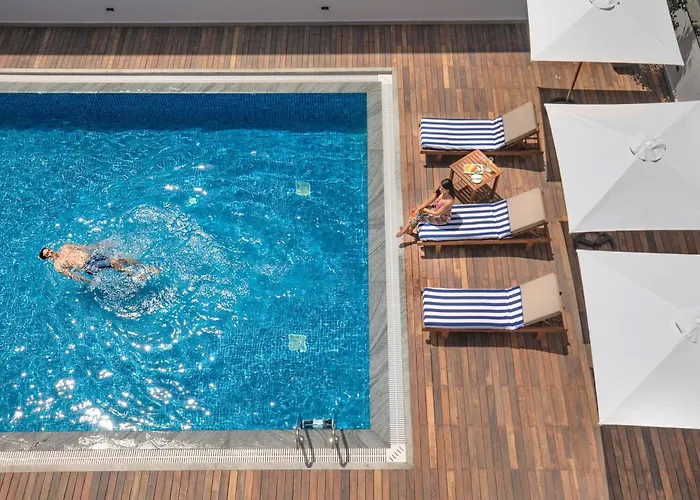 O By Tamara Coimbatore