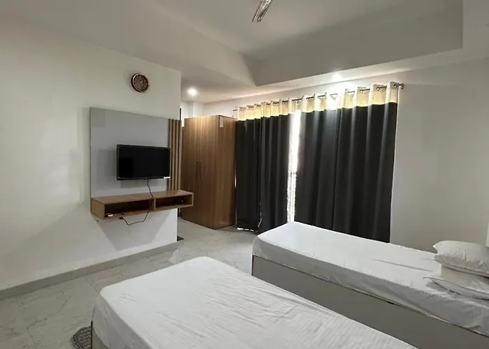 Happy Living Hotel Noida