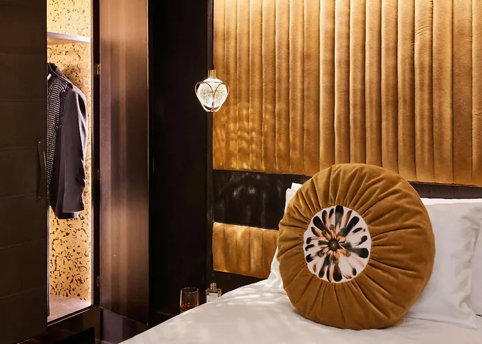 Qt Perth Hotel
