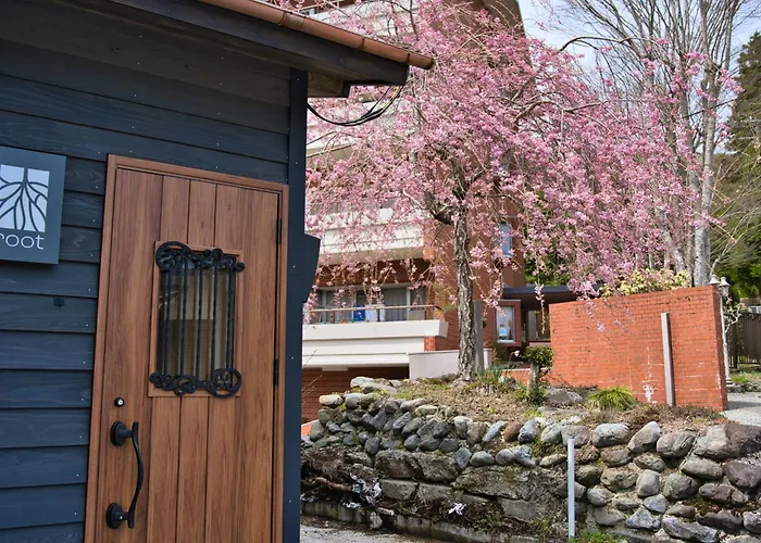 Root Hakone Bar & Guesthouse