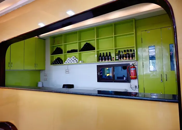 Hotel Navraj Palace Lucknow