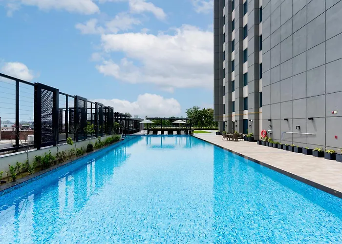 Holiday Inn Lucknow Airport By Ihg